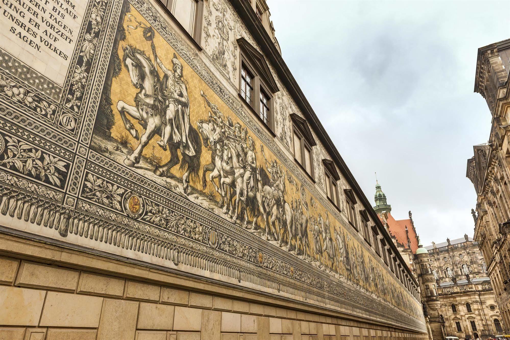 Dorint Hotel Dresden Exterior photo